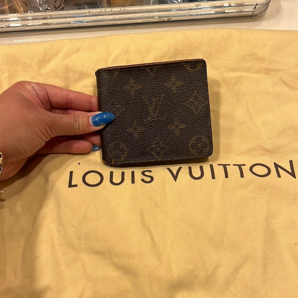 Authentic Louis Vuitton wallet 🪪